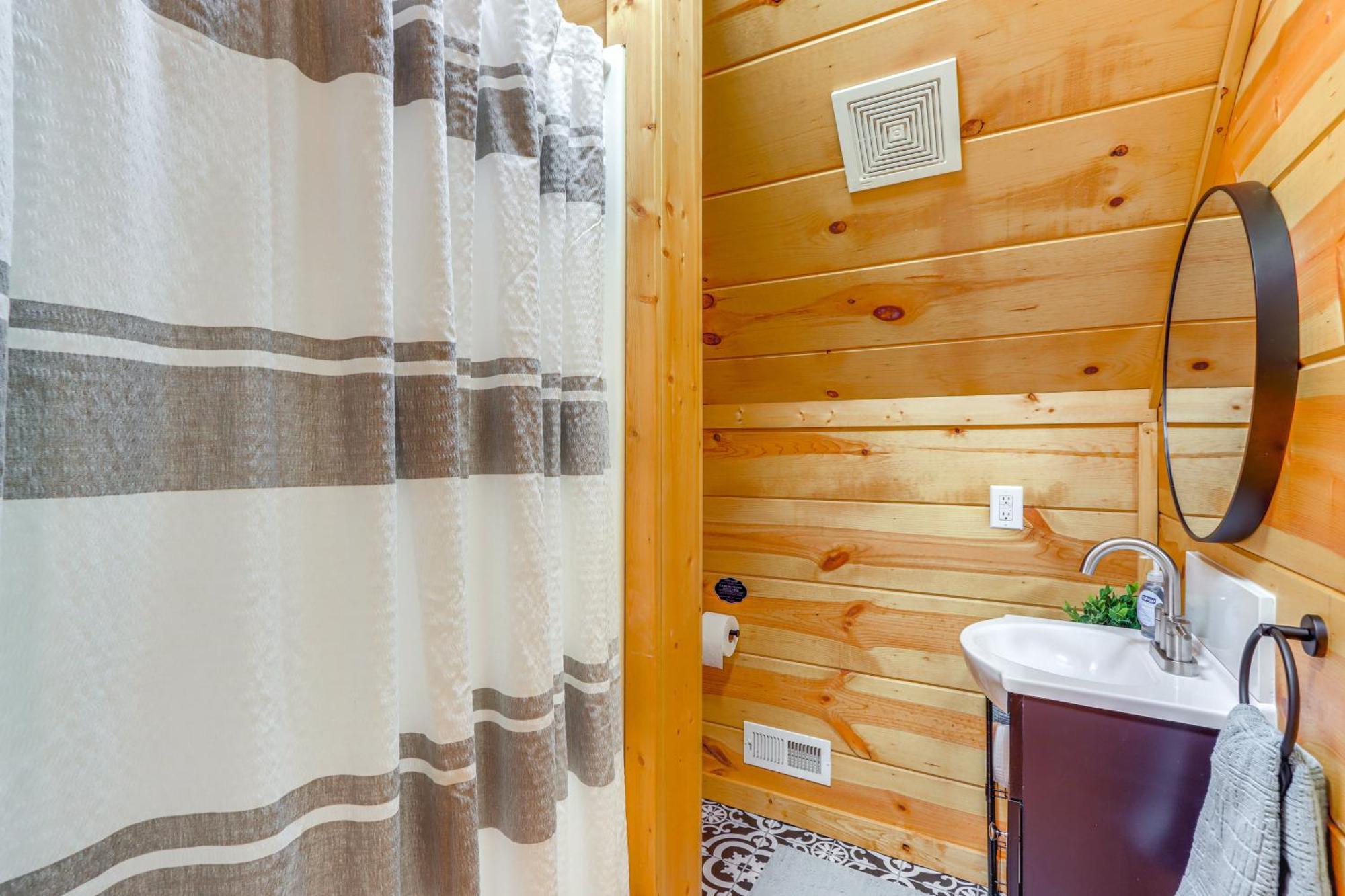 Lakeside Cabin Game Room, Dock, Orchard, Wineries Ellijay Exterior photo