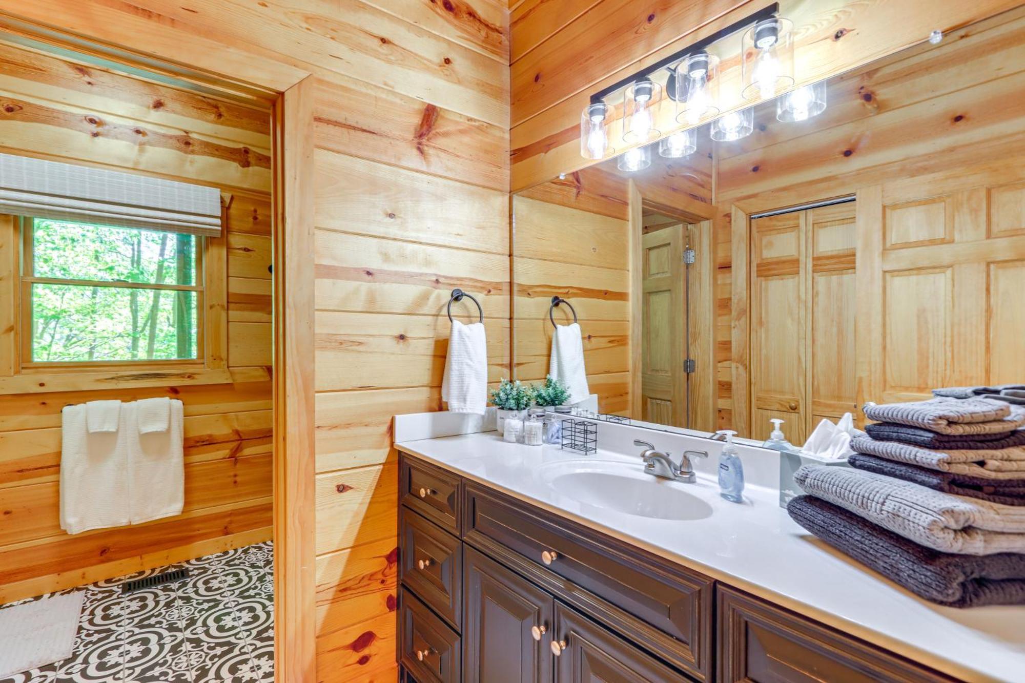Lakeside Cabin Game Room, Dock, Orchard, Wineries Ellijay Exterior photo