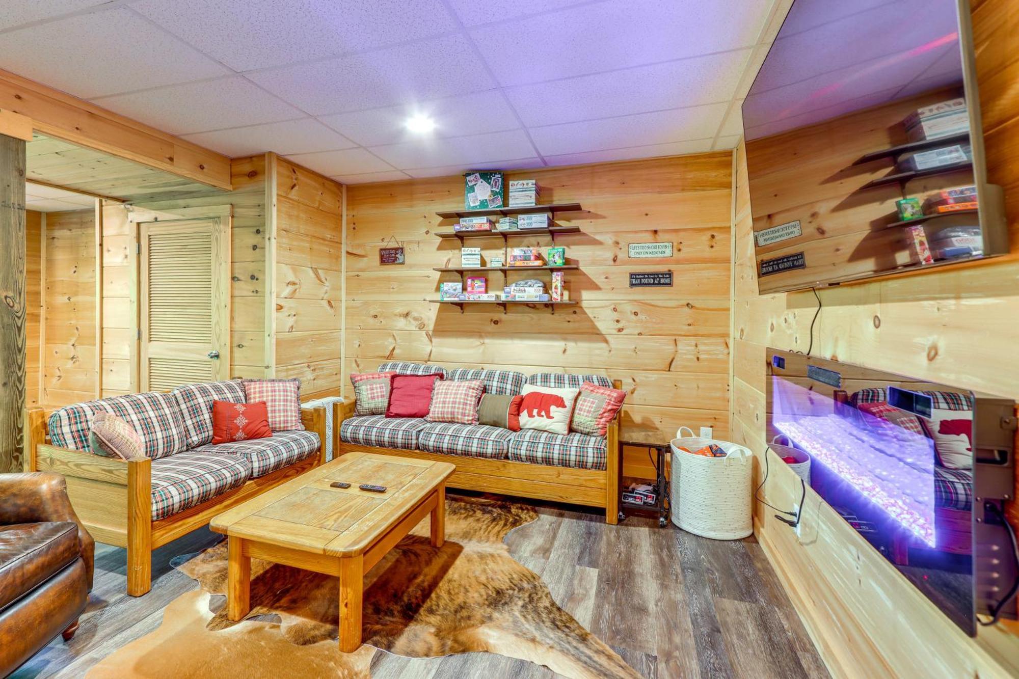 Lakeside Cabin Game Room, Dock, Orchard, Wineries Ellijay Exterior photo