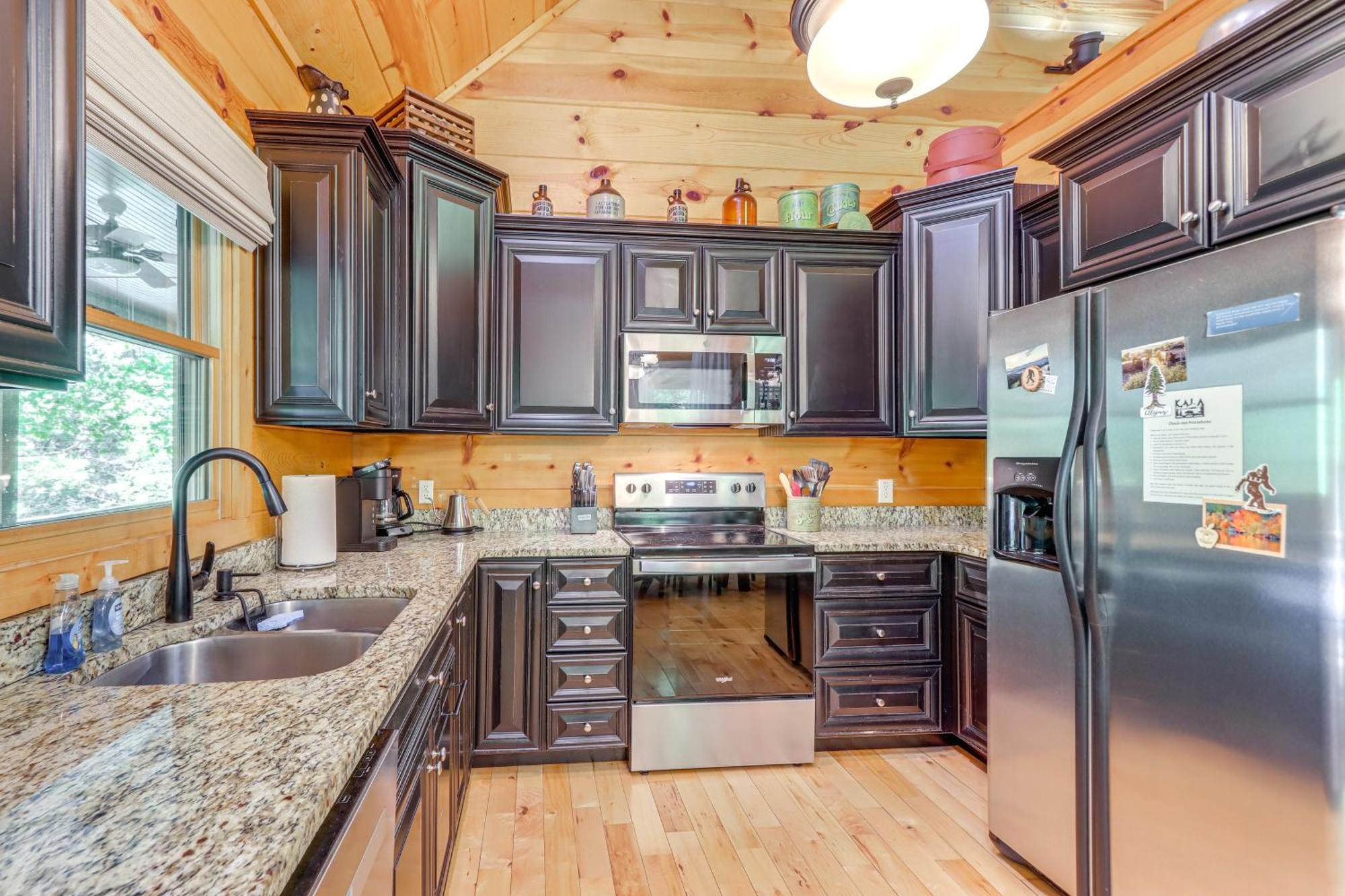 Lakeside Cabin Game Room, Dock, Orchard, Wineries Ellijay Exterior photo